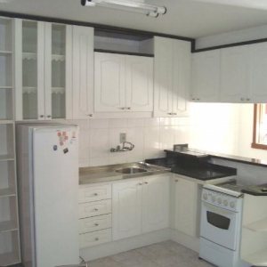 Apto Mobiliado com 42m², 1 dormitório, 1 vaga, no bairro Kayser em Caxias do Sul para Comprar