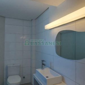 Apartamento com 90m², 2 dormitórios, 2 vagas, no bairro Madureira em Caxias do Sul para Alugar