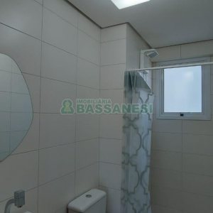 Apartamento com 90m², 2 dormitórios, 2 vagas, no bairro Madureira em Caxias do Sul para Alugar