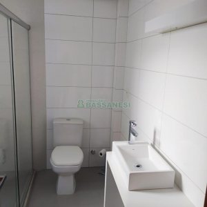 Apartamento com 90m², 2 dormitórios, 2 vagas, no bairro Madureira em Caxias do Sul para Alugar