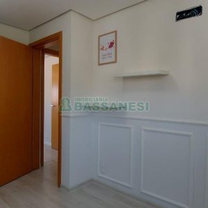 Apartamento com 90m², 2 dormitórios, 2 vagas, no bairro Madureira em Caxias do Sul para Alugar