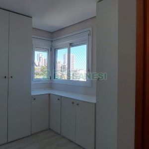 Apartamento com 90m², 2 dormitórios, 2 vagas, no bairro Madureira em Caxias do Sul para Alugar