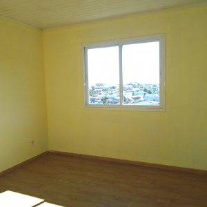 Sobrado com 68m², 2 dormitórios, 1 vaga, no bairro Parque Oasis em Caxias do Sul para Comprar