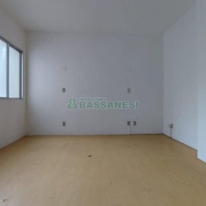 Sala com 21m², no bairro Centro em Caxias do Sul para Alugar