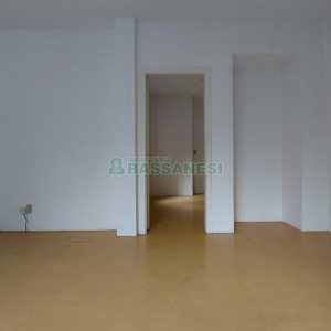 Sala com 21m², no bairro Centro em Caxias do Sul para Alugar