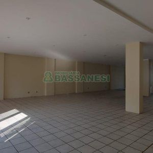 Loja com 320m², no bairro Nossa Senhora de Lourdes em Caxias do Sul para Alugar