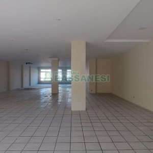 Loja com 320m², no bairro Nossa Senhora de Lourdes em Caxias do Sul para Alugar