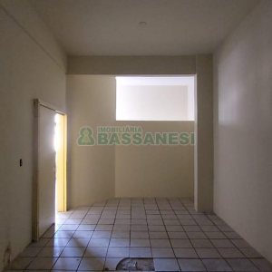 Loja com 320m², no bairro Nossa Senhora de Lourdes em Caxias do Sul para Alugar