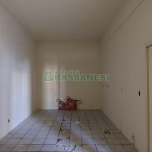 Loja com 320m², no bairro Nossa Senhora de Lourdes em Caxias do Sul para Alugar