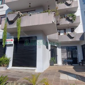 Loja com 320m², no bairro Nossa Senhora de Lourdes em Caxias do Sul para Alugar