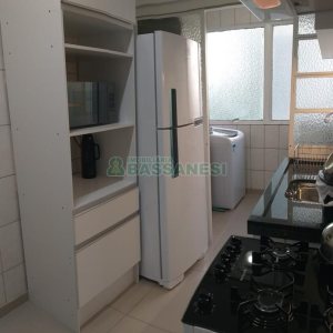 Apartamento com 60m², 2 dormitórios, 1 vaga, no bairro Centro em Caxias do Sul para Comprar