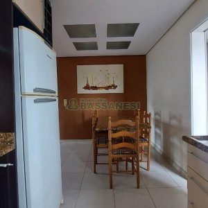 Apto Mobiliado com 100m², 2 dormitórios, 1 vaga, no bairro Sagrada Família em Caxias do Sul para Comprar