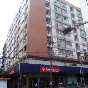 Sala com 26m², no bairro Centro em Caxias do Sul para Alugar
