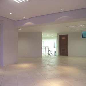 Loja com 420m², no bairro Centro em Caxias do Sul para Alugar