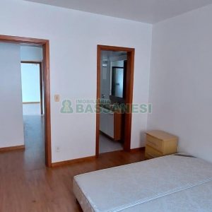 Apto Mobiliado com 93m², 3 dormitórios, 1 vaga, no bairro São Pelegrino em Caxias do Sul para Comprar