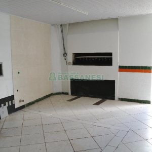 Loja com 360m², no bairro São Pelegrino em Caxias do Sul para Alugar