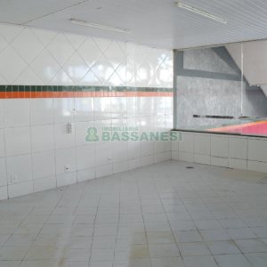 Loja com 360m², no bairro São Pelegrino em Caxias do Sul para Alugar