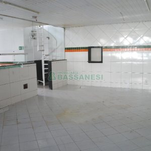 Loja com 360m², no bairro São Pelegrino em Caxias do Sul para Alugar