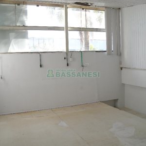 Loja com 360m², no bairro São Pelegrino em Caxias do Sul para Alugar