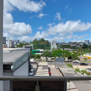 Apto Mobiliado com 95m², 3 dormitórios, 2 vagas, no bairro Cinqüentenário em Caxias do Sul para Comprar