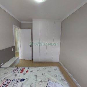 Apto Mobiliado com 95m², 3 dormitórios, 2 vagas, no bairro Cinqüentenário em Caxias do Sul para Comprar