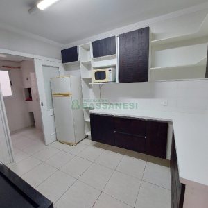 Apto Mobiliado com 95m², 3 dormitórios, 2 vagas, no bairro Cinqüentenário em Caxias do Sul para Comprar