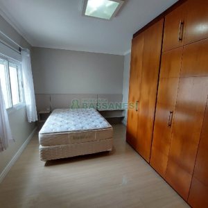 Apto Mobiliado com 95m², 3 dormitórios, 2 vagas, no bairro Cinqüentenário em Caxias do Sul para Comprar