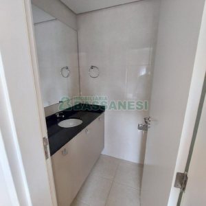 Apto Mobiliado com 95m², 3 dormitórios, 2 vagas, no bairro Cinqüentenário em Caxias do Sul para Comprar