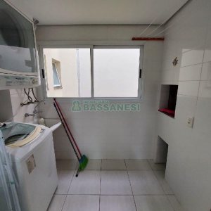 Apto Mobiliado com 95m², 3 dormitórios, 2 vagas, no bairro Cinqüentenário em Caxias do Sul para Comprar