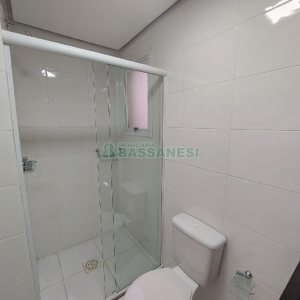 Apto Mobiliado com 95m², 3 dormitórios, 2 vagas, no bairro Cinqüentenário em Caxias do Sul para Comprar