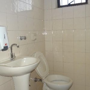 Loja com 484m², 1 vaga, no bairro Pio X em Caxias do Sul para Alugar