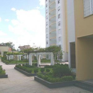 Apartamento com 95m², 3 dormitórios, 2 vagas, no bairro Rio Branco em Caxias do Sul para Alugar