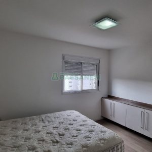 Apto Mobiliado com 61m², 2 dormitórios, 2 vagas, no bairro Panazzolo em Caxias do Sul para Comprar