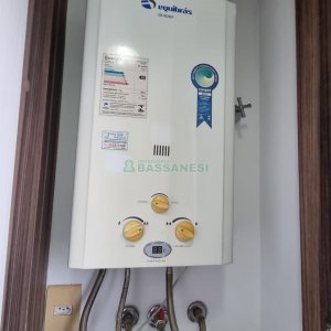 Apto Mobiliado com 61m², 2 dormitórios, 2 vagas, no bairro Panazzolo em Caxias do Sul para Comprar