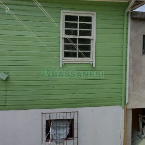 Casa com 90m², 2 dormitórios, no bairro Rio Branco em Caxias do Sul para Comprar