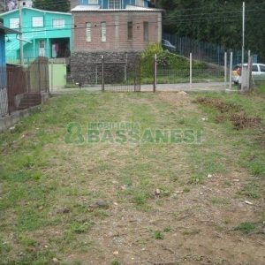 Terreno com 360m², 2 vagas, no bairro Centenario em Caxias do Sul para Alugar