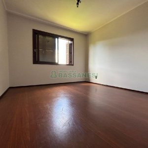 Apartamento com 180m², 4 dormitórios, 1 vaga, no bairro De Lazzer em Caxias do Sul para Alugar