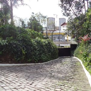Apartamento com 180m², 4 dormitórios, 1 vaga, no bairro De Lazzer em Caxias do Sul para Alugar