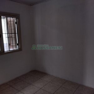 Casa com 215m², 5 dormitórios, 2 vagas, no bairro Charqueadas em Caxias do Sul para Comprar