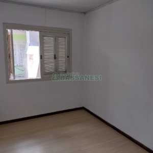 Casa com 215m², 5 dormitórios, 2 vagas, no bairro Charqueadas em Caxias do Sul para Comprar