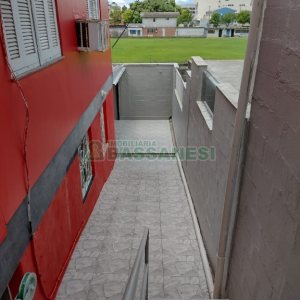 Casa com 215m², 5 dormitórios, 2 vagas, no bairro Charqueadas em Caxias do Sul para Comprar