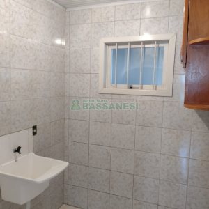 Casa com 215m², 5 dormitórios, 2 vagas, no bairro Charqueadas em Caxias do Sul para Comprar