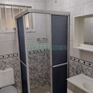 Casa com 215m², 5 dormitórios, 2 vagas, no bairro Charqueadas em Caxias do Sul para Comprar