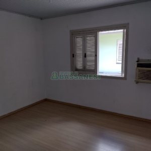 Casa com 215m², 5 dormitórios, 2 vagas, no bairro Charqueadas em Caxias do Sul para Comprar