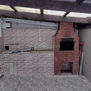 Casa com 215m², 5 dormitórios, 2 vagas, no bairro Charqueadas em Caxias do Sul para Comprar