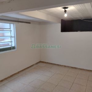 Casa com 215m², 5 dormitórios, 2 vagas, no bairro Charqueadas em Caxias do Sul para Comprar