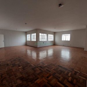 Sala com 79m², no bairro Centro em Caxias do Sul para Alugar