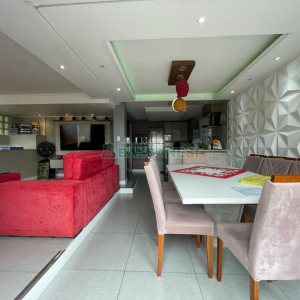 Casa Mobiliada com 105m², 3 dormitórios, 1 vaga, no bairro Marechal Floriano em Caxias do Sul para Comprar