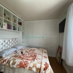 Casa Mobiliada com 105m², 3 dormitórios, 1 vaga, no bairro Marechal Floriano em Caxias do Sul para Comprar