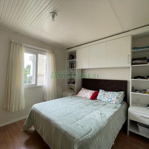 Casa Mobiliada com 105m², 3 dormitórios, 1 vaga, no bairro Marechal Floriano em Caxias do Sul para Comprar